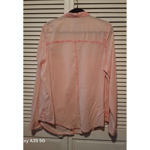 Maurices Womens Button-Down Distressed Faded Lightweight Peach Shirt Size 1 Lg - Picture 7 of 10